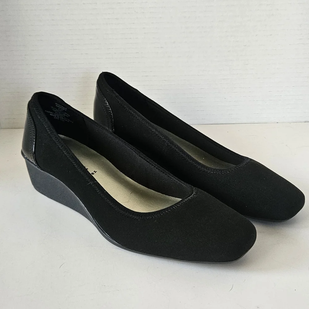 Anne Klein Winner Wedge‎ Pump